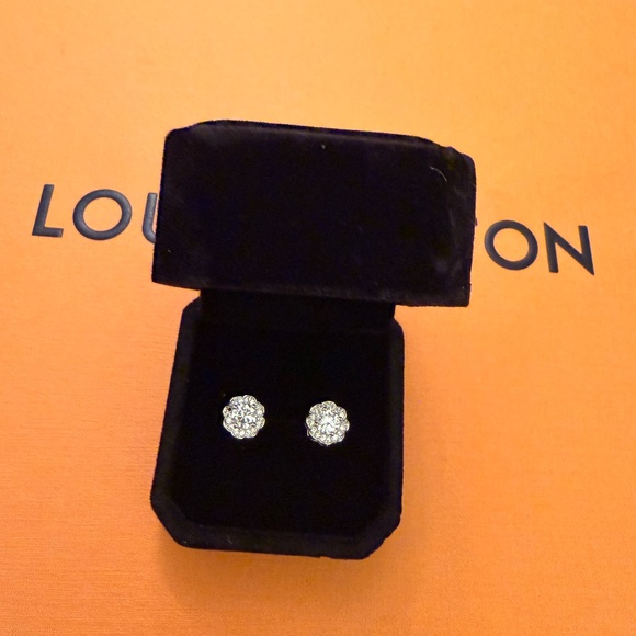 Mossainite Diamond Stud - Picture 6 of 8